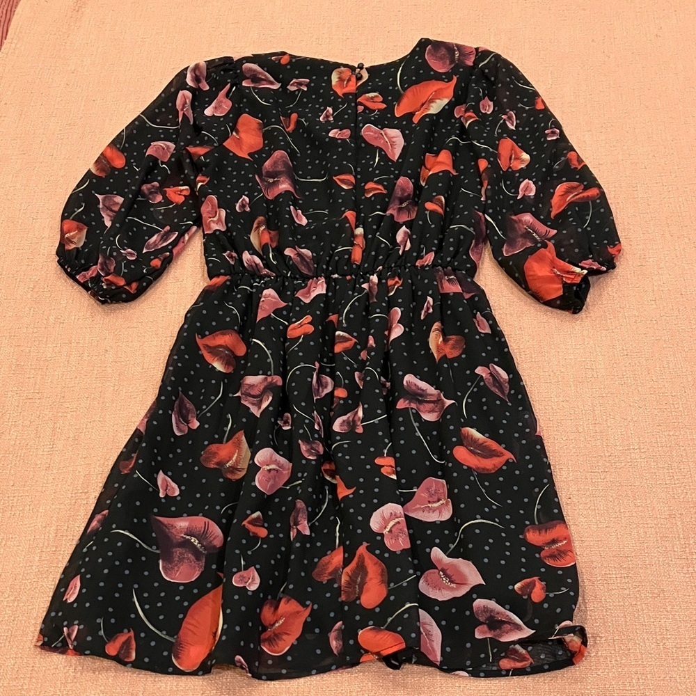 Enough About Me Montreal small wm’s Black / Red Floral midi or mini Dress - Picture 11 of 14